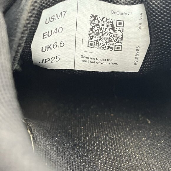 On Running On Cloud 5 Men’s 7 Shoes All Black Running Walking Sneaker Athletic - Picture 3 of 16